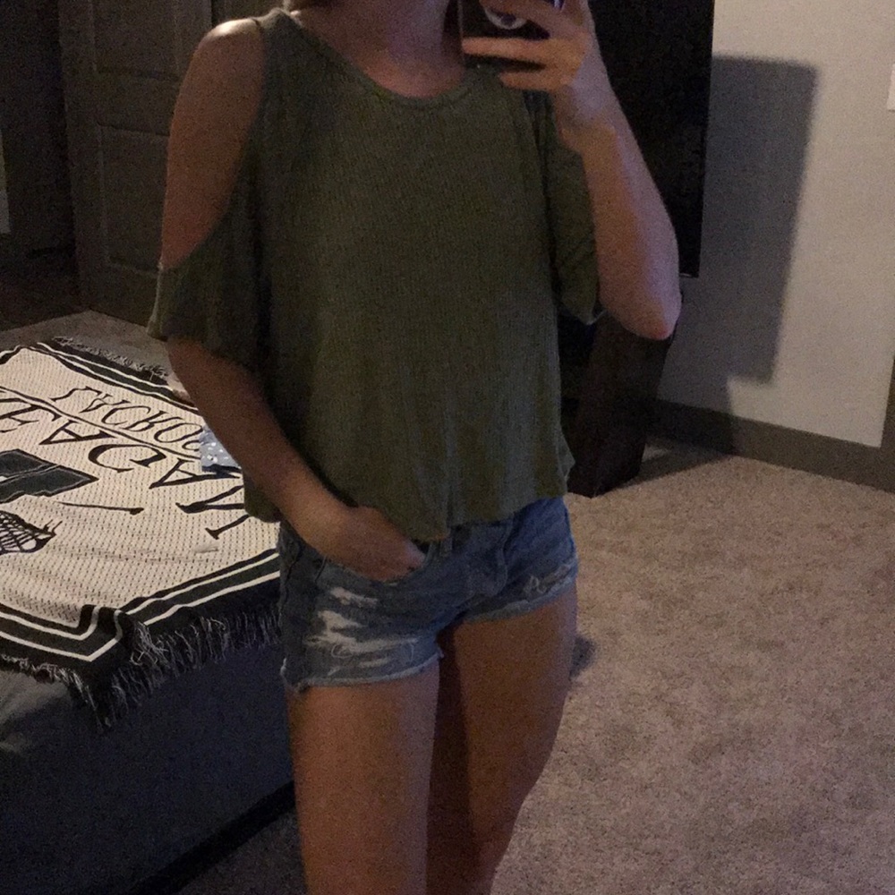 Cold shoulder top